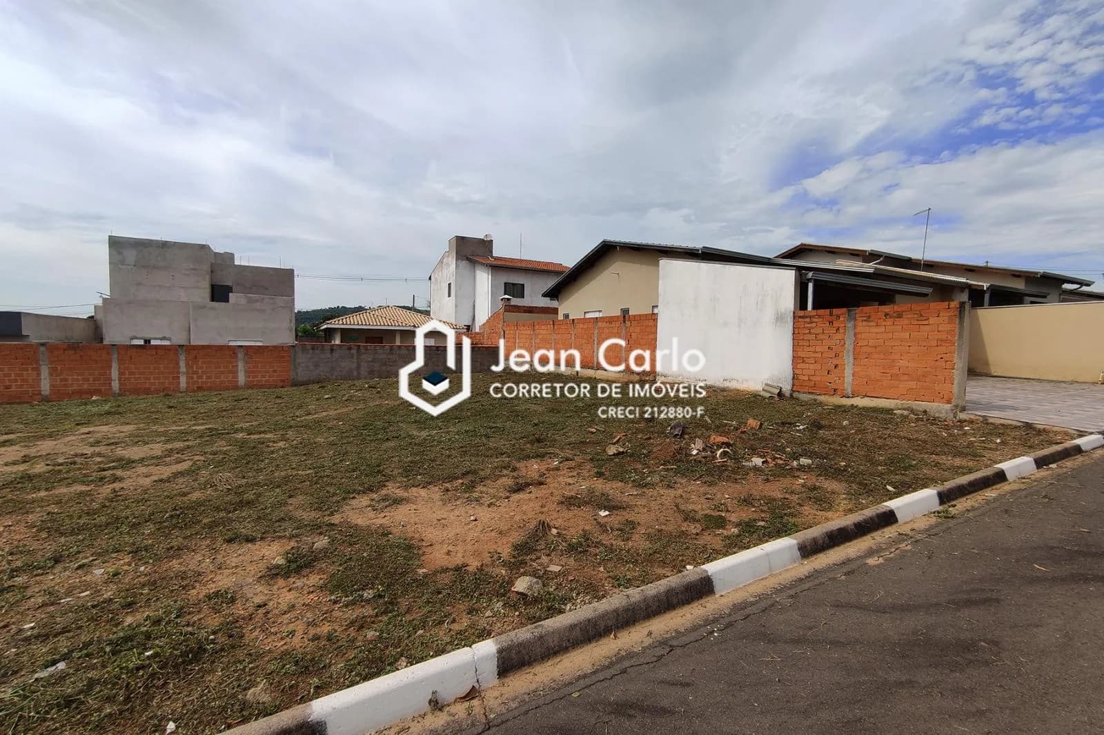 Terreno em Condomínio para Venda em Jaguariúna / SP no bairro Conjunto Habitacional Vila 12 De Setembro 2° Etapa
