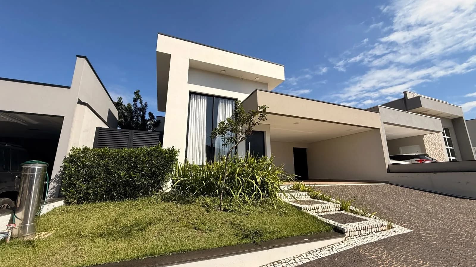 Casa À Venda No Vila Guedes Com 3 Dormitórios, Closet e Área Gourmet
