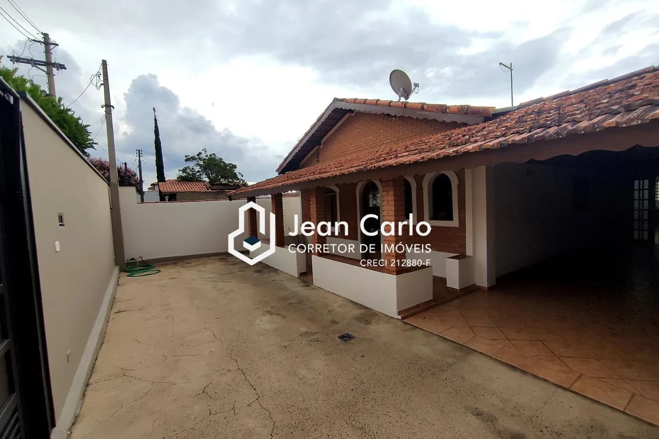 Casa para Venda em Jaguariúna / SP no bairro Loteamento Capotuna