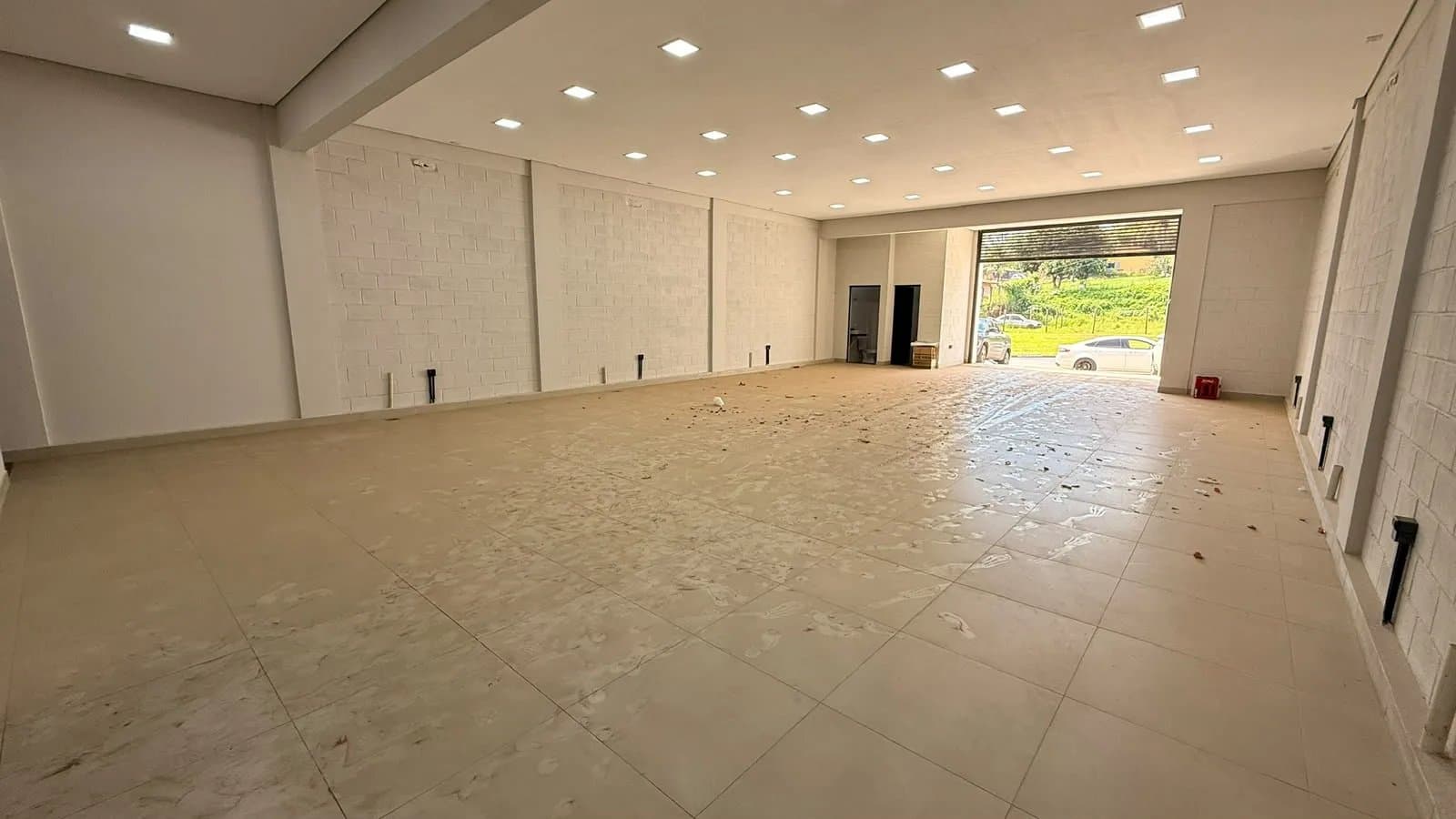 Imóvel Comercial Com 400 M² Para Locação Ou Venda Na Avenida Maranhão