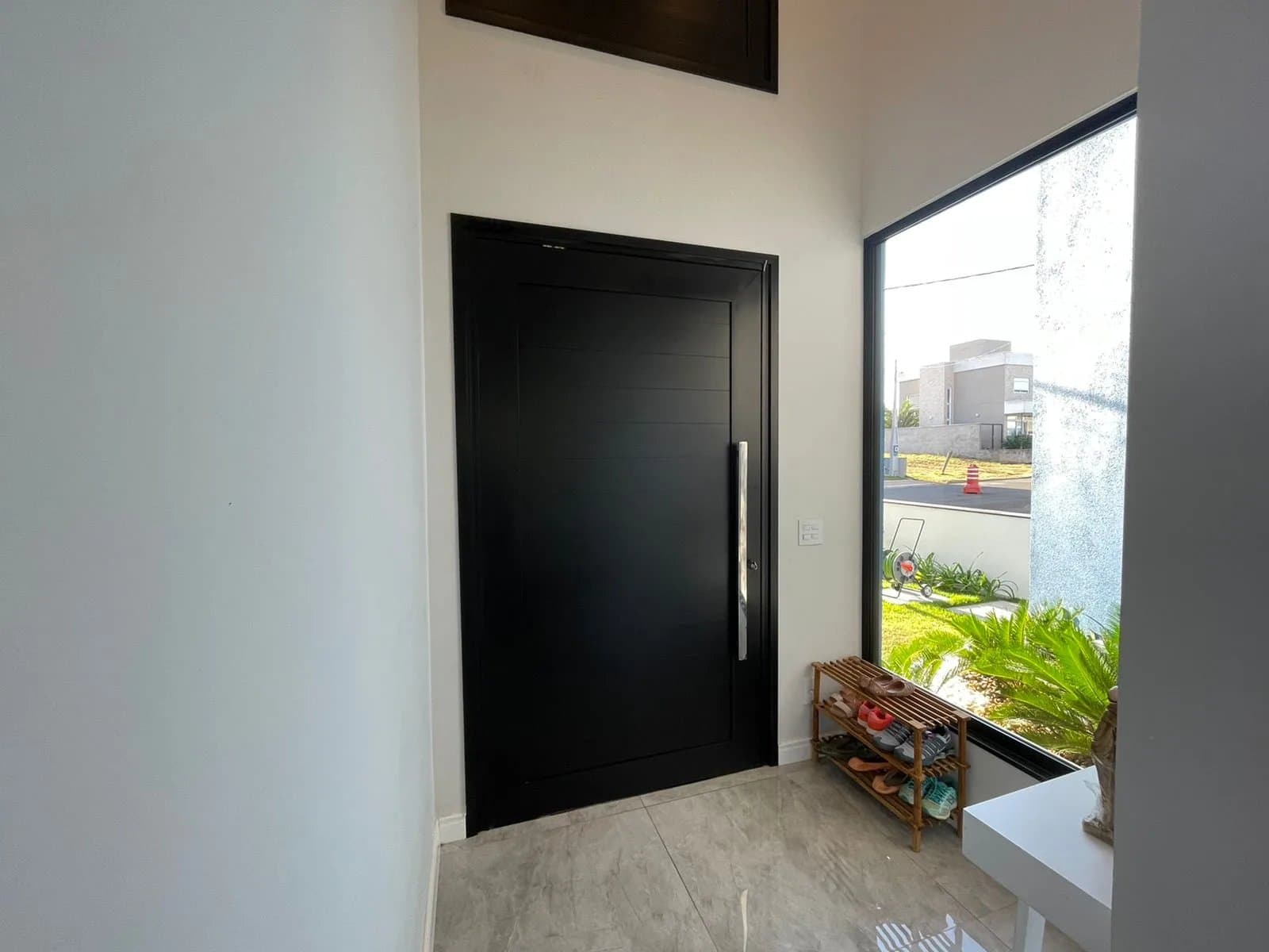 Casa À Venda No Vila Guedes Com 3 Quartos, 2 Suítes e Energia Fotovoltaica