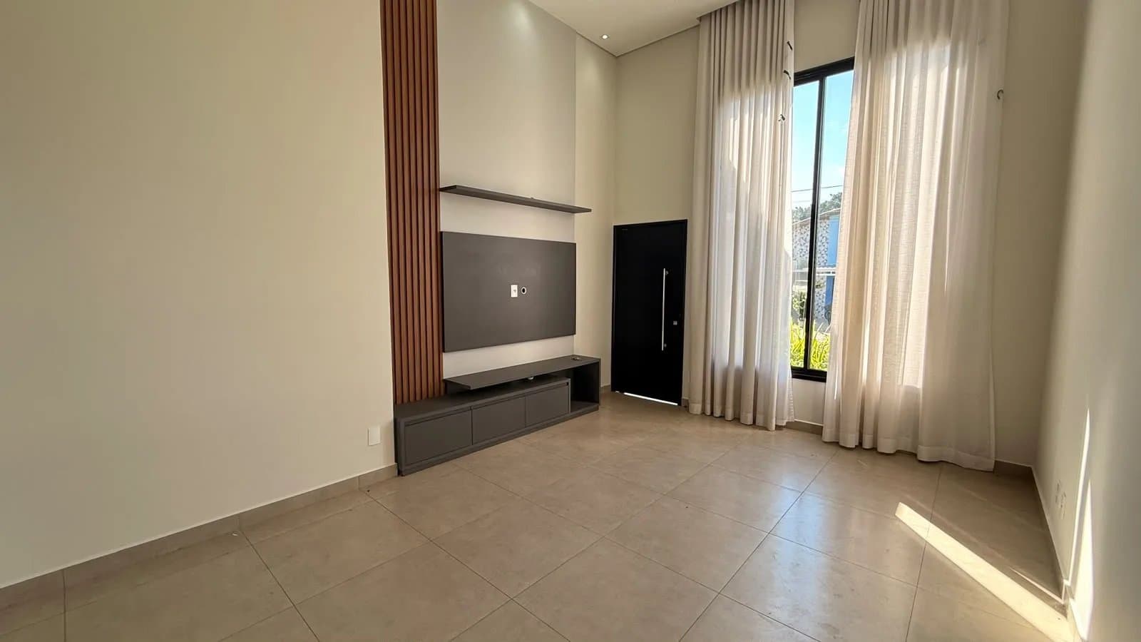 Casa À Venda No Vila Guedes Com 3 Dormitórios, Closet e Área Gourmet