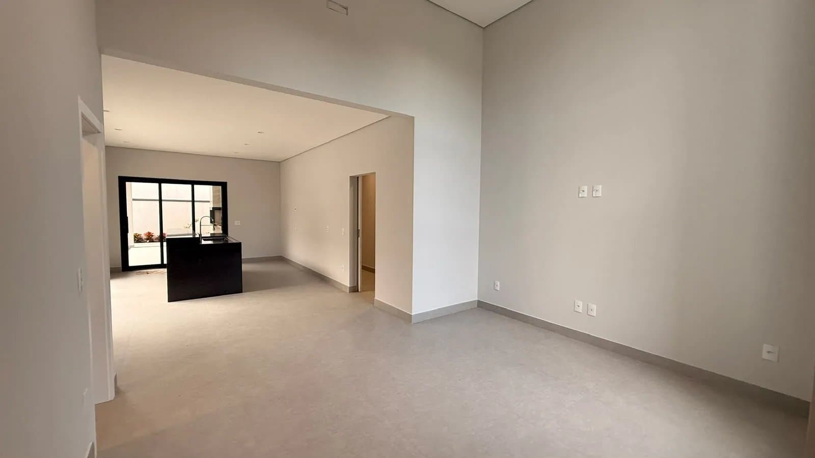 Casa Térrea Contemporânea Com 3 Suítes e Piscina No Condomínio Vila Guedes